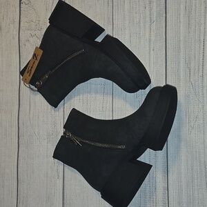 Seven7 Women's Chunky Heel Booties w/ Side Zippers Black Size 9 NWT